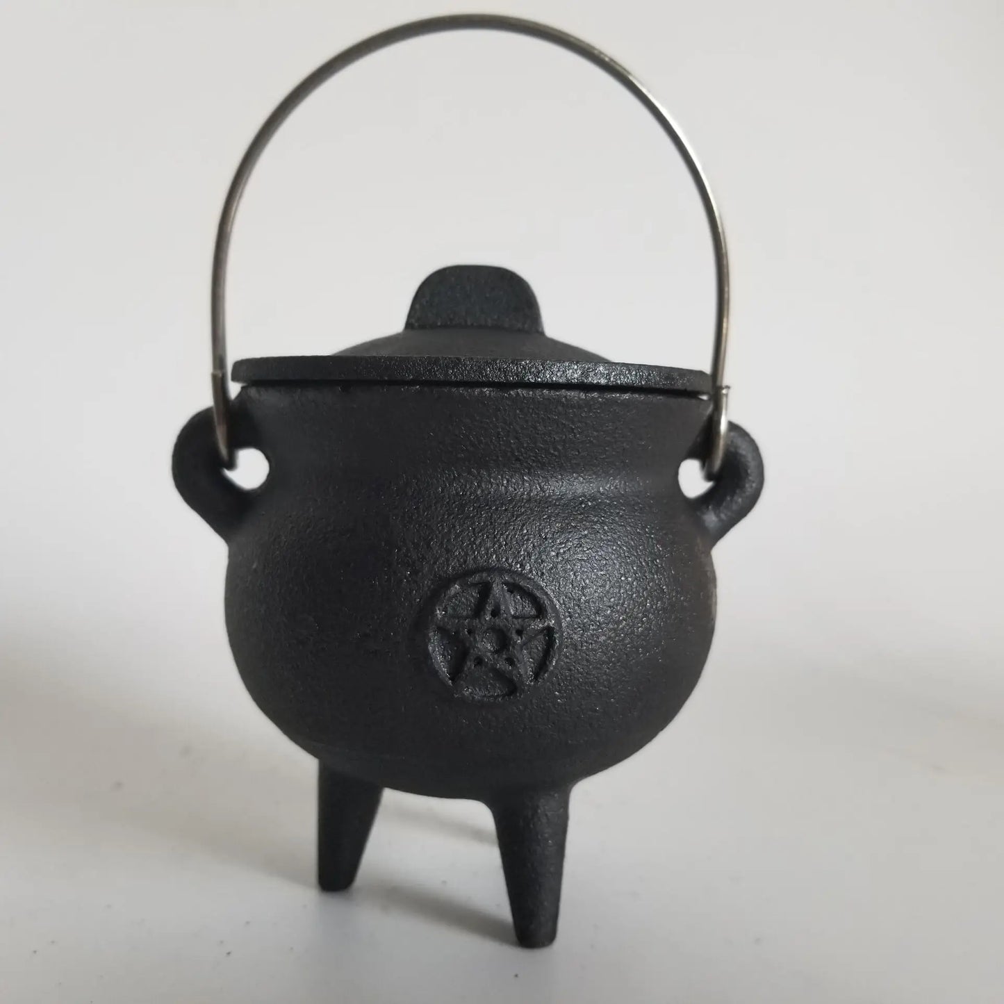 007 - Pentagram Cast Iron Cauldron with Metal Stand