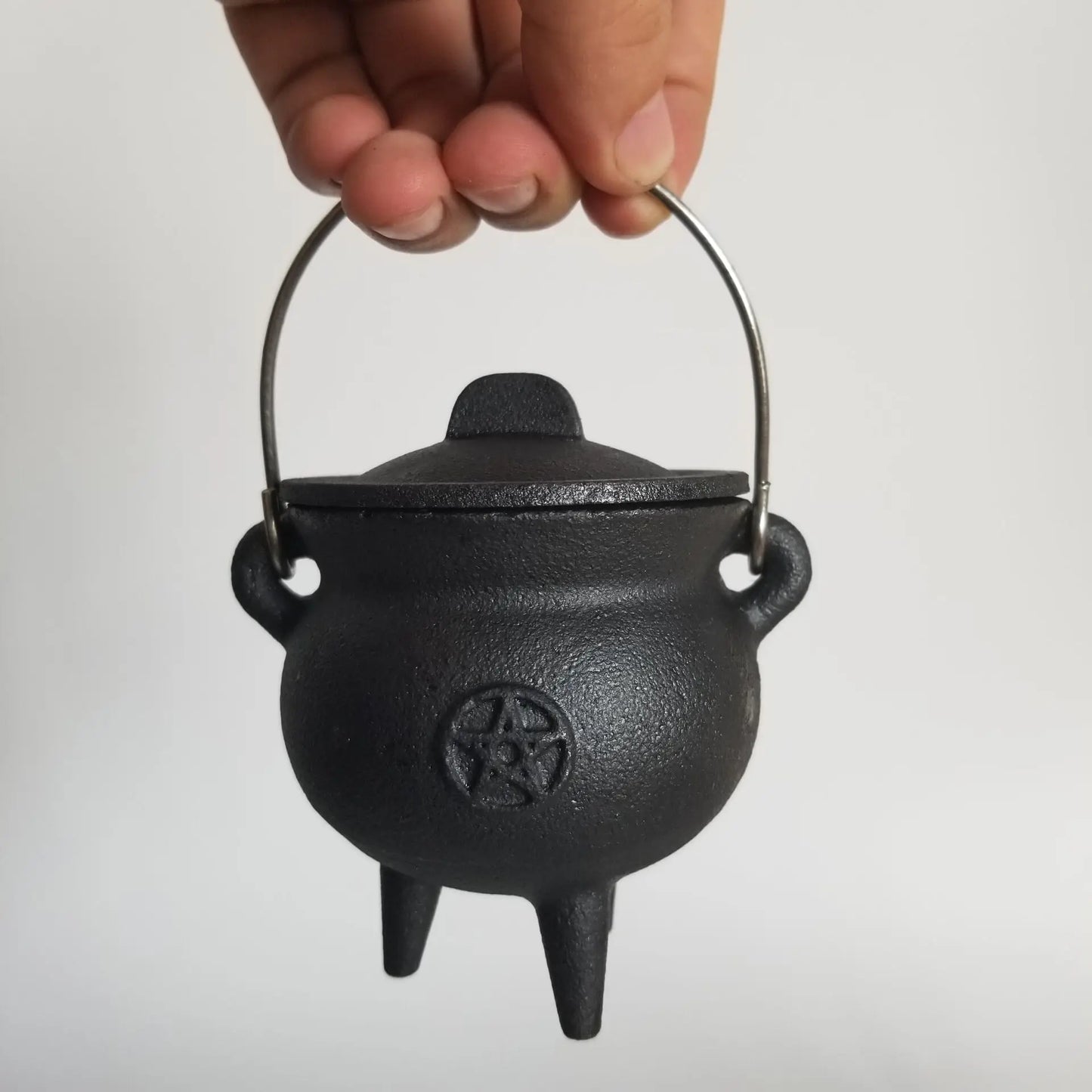 007 - Pentagram Cast Iron Cauldron with Metal Stand