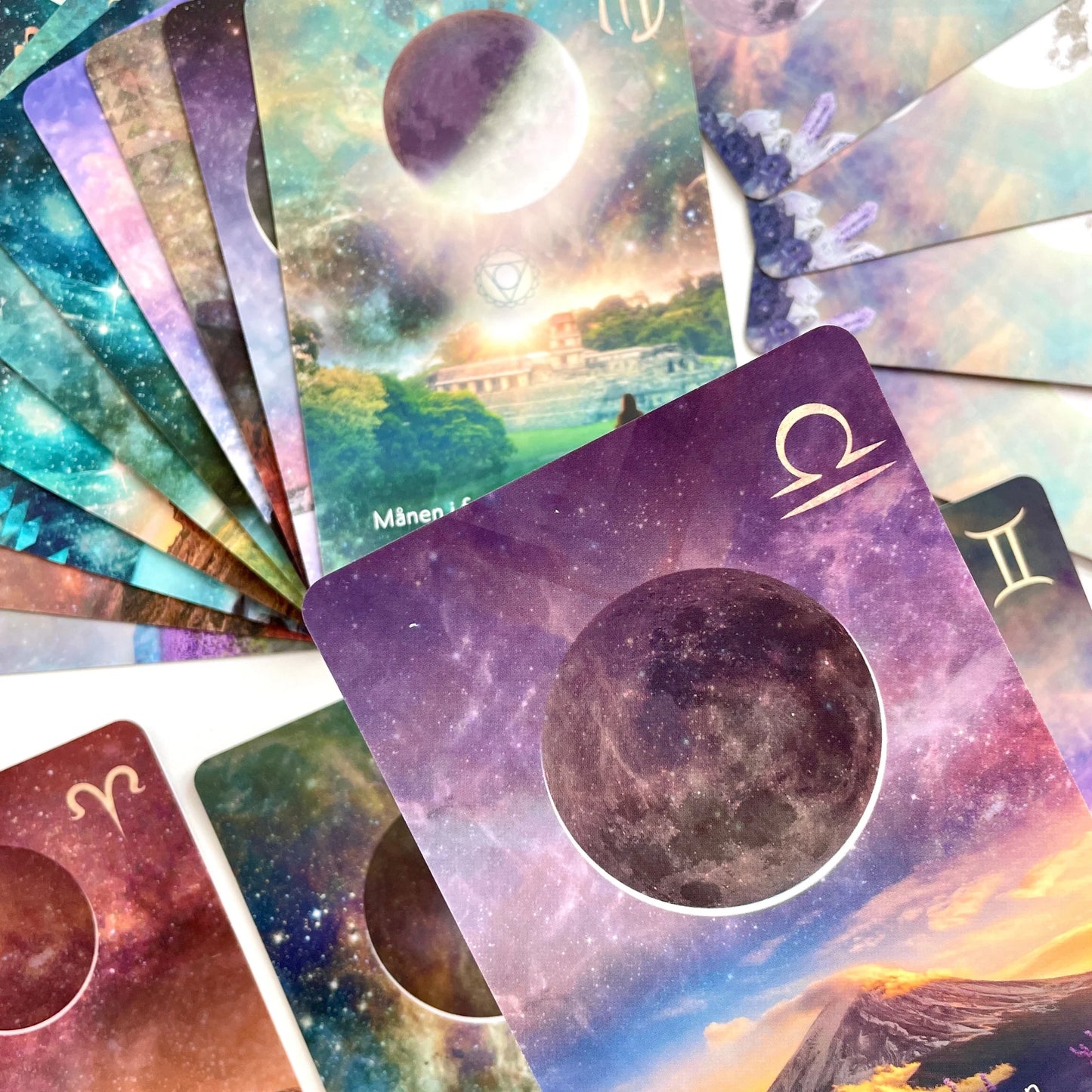 005 - Moonology Manifestation Oracle 48 Cards Deck